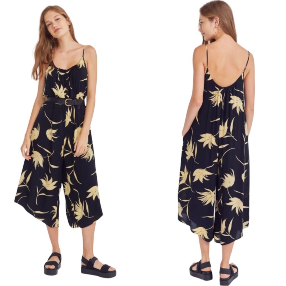 SILENCE + NOISE | UO | Women’s Winona Oversized Trapeze Jumpsuit size Medium